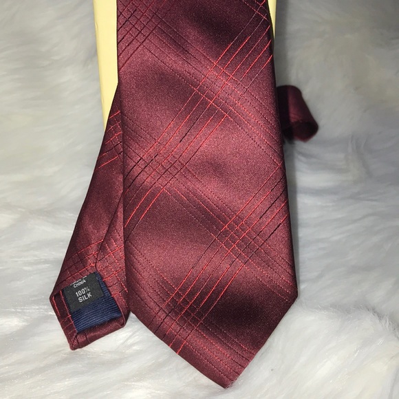Michael  Kors Burgundy Red Silk Tie - Picture 4 of 6